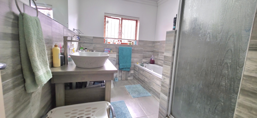 3 Bedroom Property for Sale in Hartenbos Central Western Cape